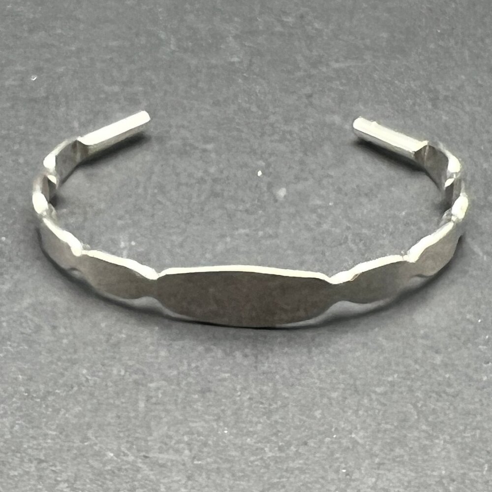Vintage‎ Shiny Silver Tone Cuff Bracelet ID